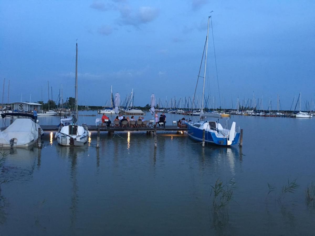 Seevilla Matilda direkt am Ufer Jois Exteriör bild