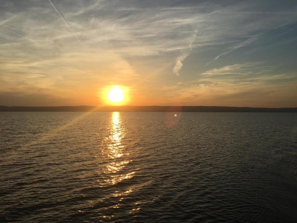 Seevilla Matilda direkt am Ufer Jois Exteriör bild